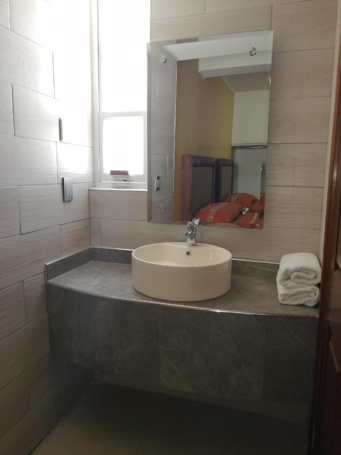 Hotel Baeza Delicias Bagian luar foto