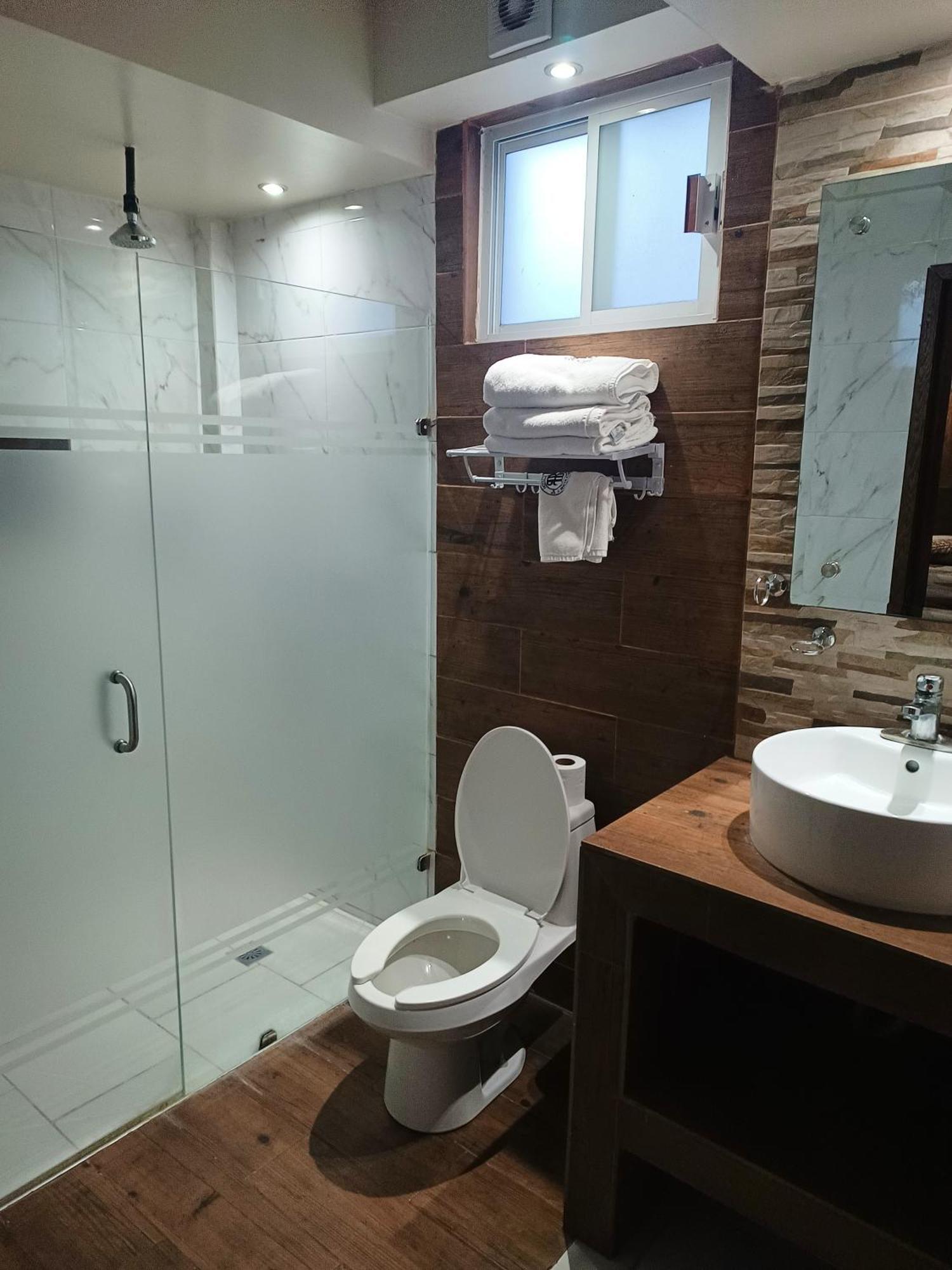 Hotel Baeza Delicias Bagian luar foto