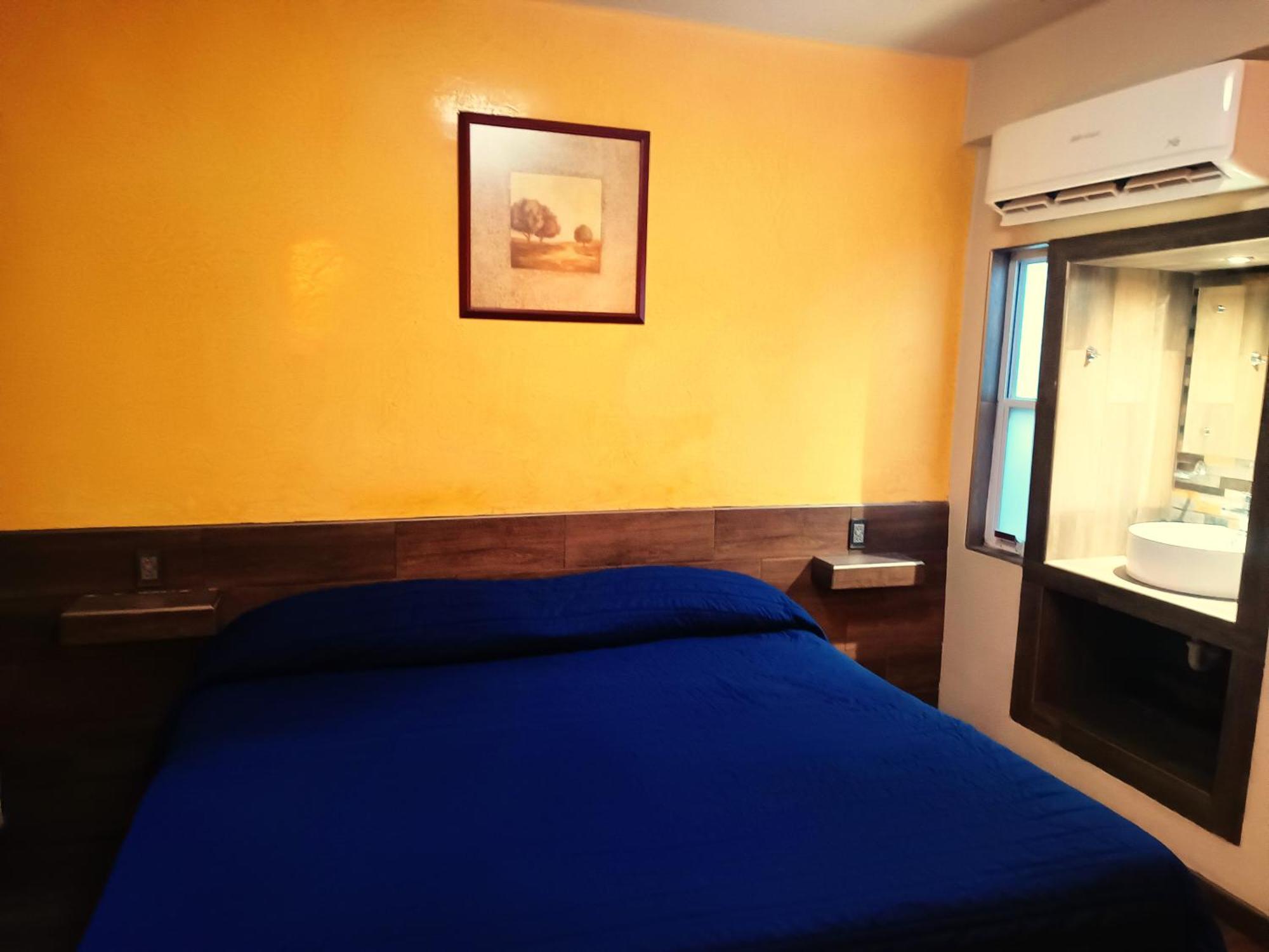 Hotel Baeza Delicias Bagian luar foto