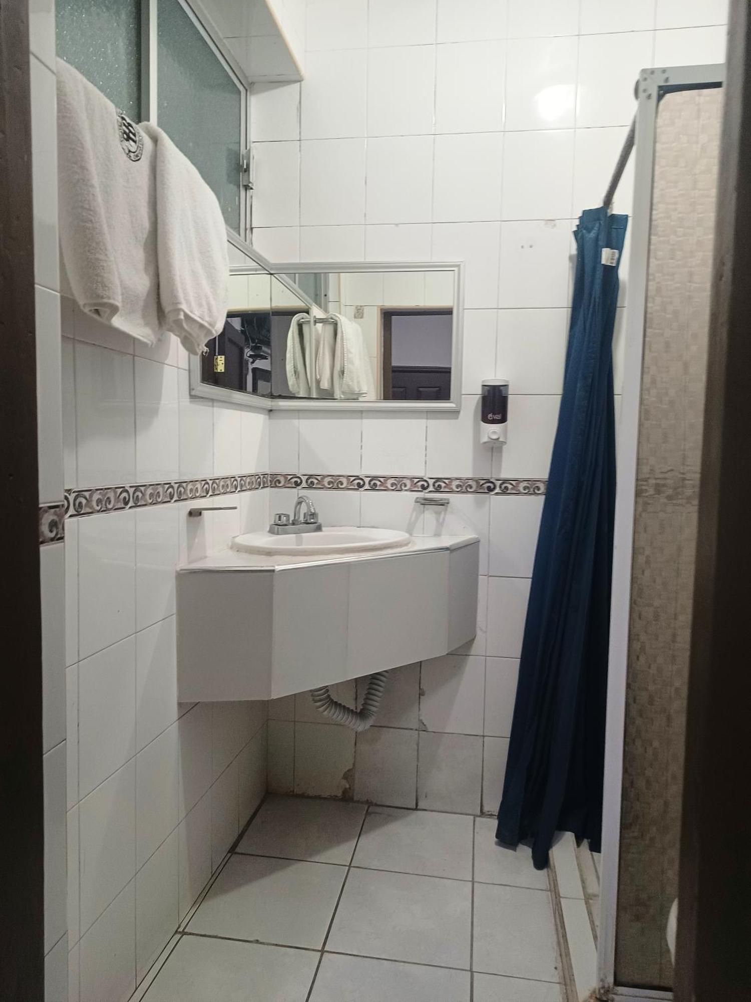Hotel Baeza Delicias Bagian luar foto