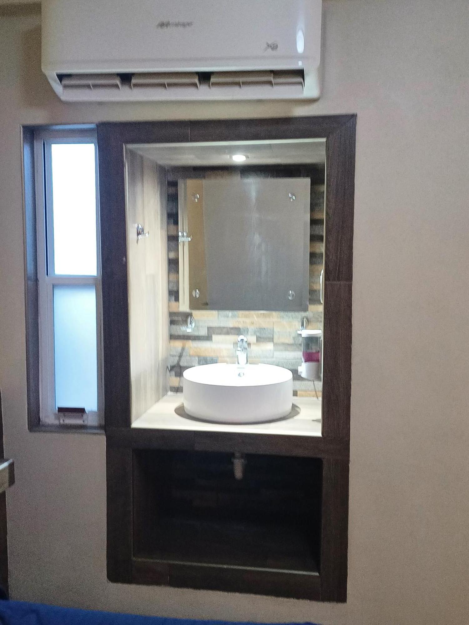 Hotel Baeza Delicias Bagian luar foto