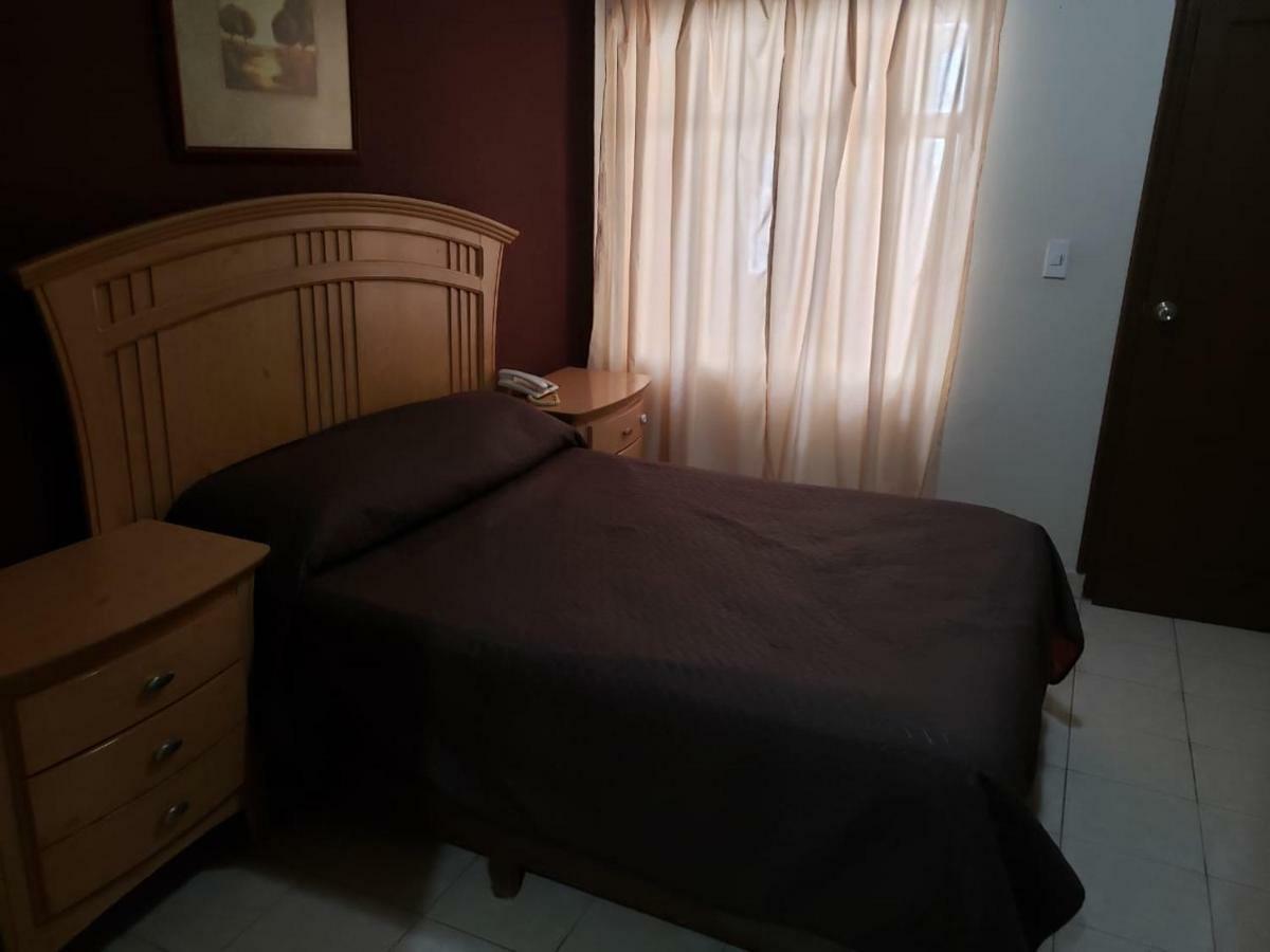 Hotel Baeza Delicias Bagian luar foto
