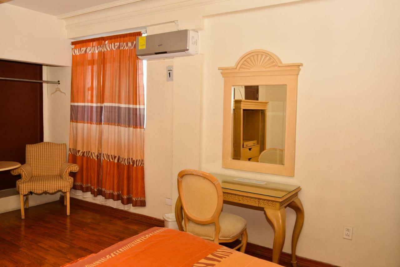 Hotel Baeza Delicias Bagian luar foto